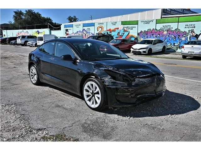 Tesla Model 3 2022 sedán estándar 4P Foto 1 de 4