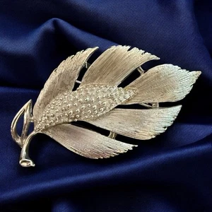 Lisner Leaf Brooch Silver Tone Large Vintage Mid Century Floral Botanical Pin - Picture 1 of 8