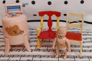 Vintage Puppenhaus Möbel Renwal Waschmaschine Schaukelstuhl Küchenstuhl Baby Posten - Bild 1 von 23