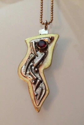 Collar Colgante Firmado Don Haywood Artesanal Granate Esterlina y Latón 925  Foto 1 de 4
