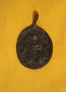 MEDAGLIA DEVOZIONALE VOTIVA RELIGIOSA MADONNA 7 DOLORI irelic reliquia - Foto 1 di 3
