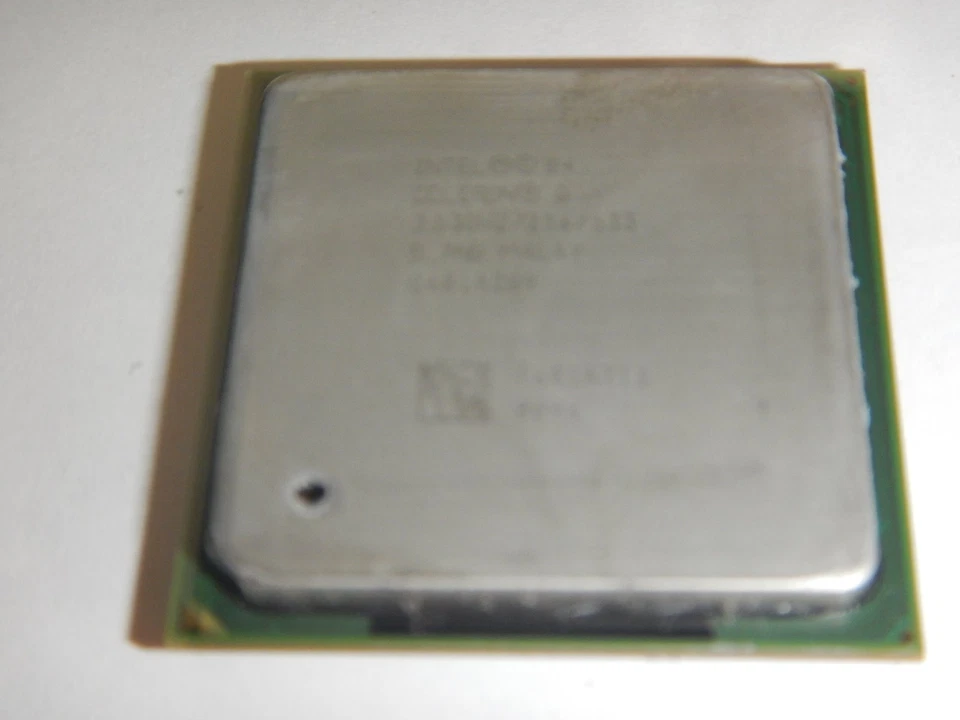 0SL7NU Dell Dimension 1100 Intel Celeron 2.53 Ghz /  256 /  533 Processor - Image 1 of 2