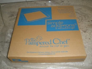 NEW OPENED PAMPERED CHEF MEDIUM SQUARE CRANBERRY ACCENT SET OF 2 IN BOX - Picture 1 of 2