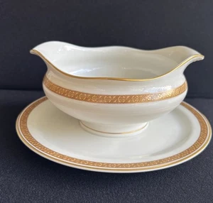 Syracuse China Bracelet Pattern Gravy Boat attached Underplate Gold Encrusted - Picture 1 of 8