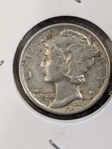 Circulated 1935-P Mint Silver Mercury Dime - Picture 1 of 12