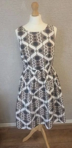 Beautiful Boden Patterned Summer Dress Size 12R In Chocolate - Picture 1 of 11