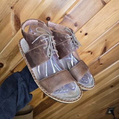 Sandália anabela de couro marrom Naot Alpicola renda UE 38 EUA 7,5 - Imagem 1 de 4