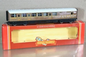 HORNBY R478 LNER GRESLEY COMPOSITE BRAKE COACH No 4237 PLASTIC WHEELS oe - Picture 1 of 8