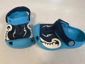 Crocs - Shark Clogs w/3D Fin - Unique & Hard to Find Sz C8-9 - Picture 1 of 3
