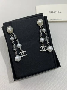 😍CHANEL Silver Hardware Crystal Inlaid CCS Pearl Earrings 24C - Picture 1 of 6