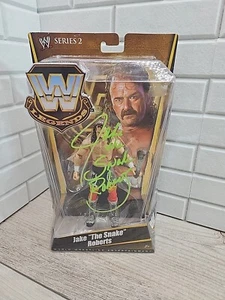 JAKE THE SNAKE ROBERTS MATTEL WWF LEGENDS SIGNED AUTOGRAPH FIGURINE  - Picture 1 of 4