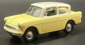 Ford Anglia 105E Sedán Oxford Diecast 1:76 - Sunburst Amarillo/Blanco 76105006 - Imagen 1 de 3