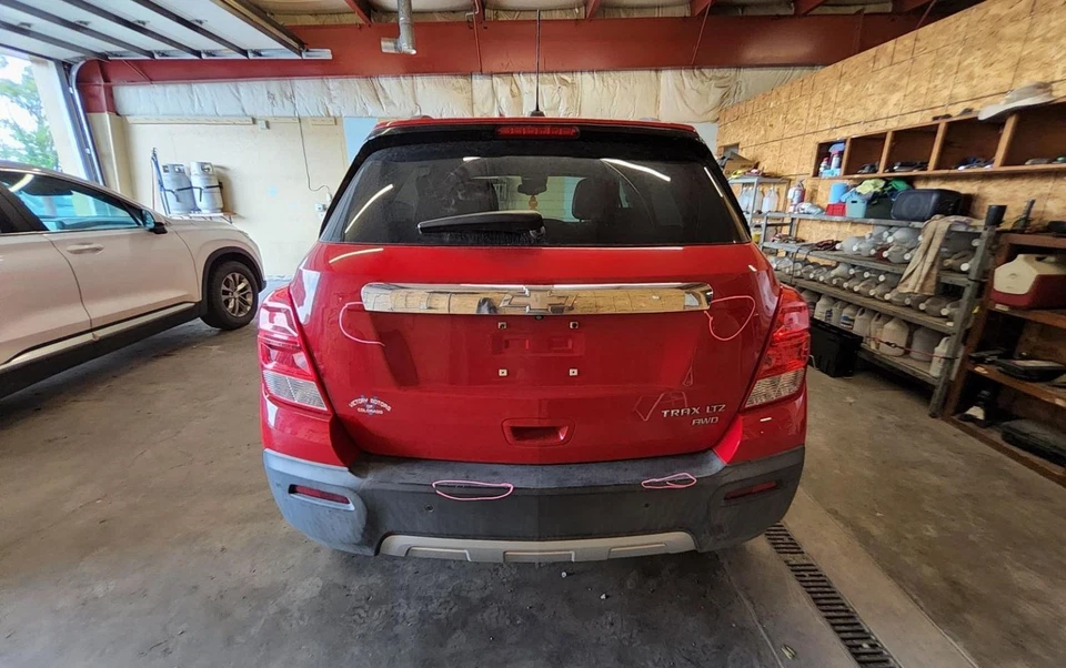 CHEVROLET TRAX 2013-2022 TAILGATE VICTORY RED PRIVACY TINT 1696473 Foto 1 de 1