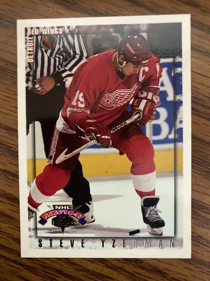 1996-97 Topps NHL Picks #31 Steve Yzerman Detroit Red Wings NrMT - Image 1 of 2