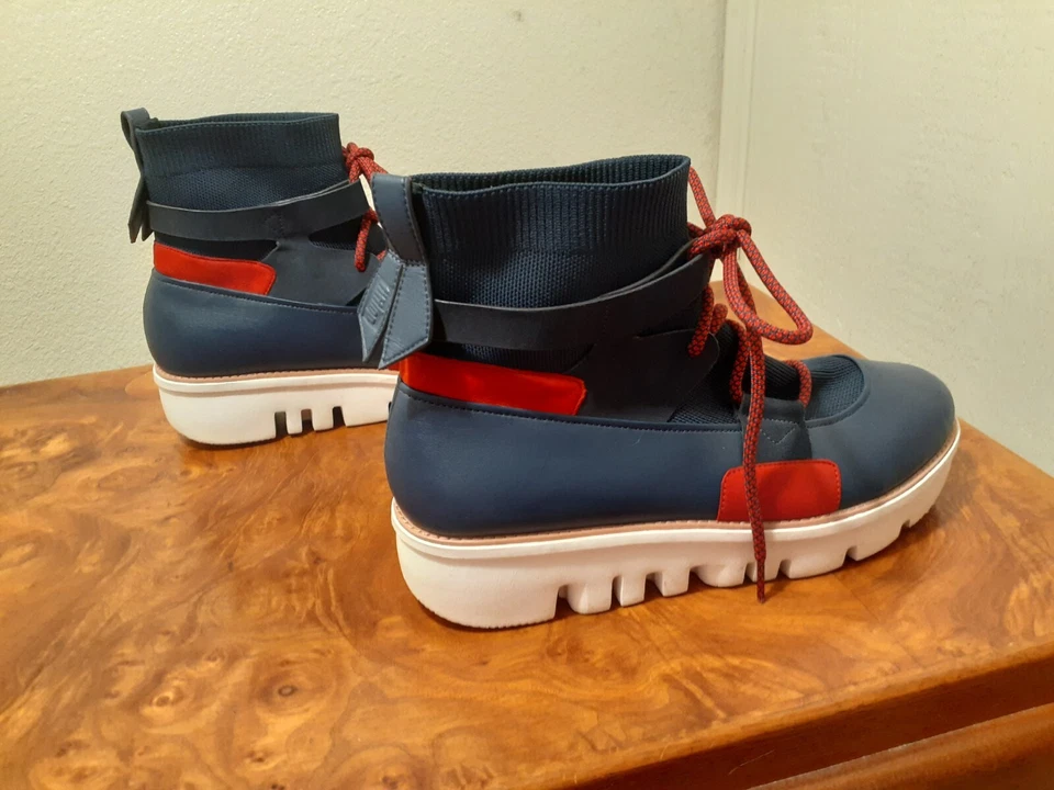 Botines para mujer Fitflop de cuero tejido con encaje. Talla EUR. 43. Azul marino/rojo. Foto 1 de 4