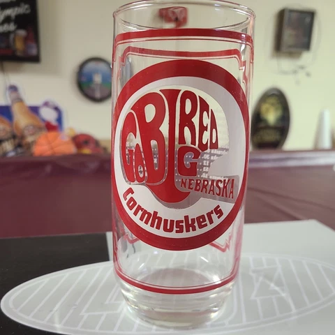 1975 Nebraska Husker College Football GLASS TUMBLER SAM’S Collector Series Cover