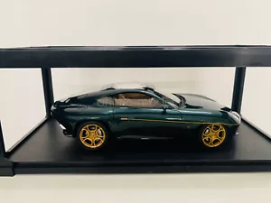 Cult Models escala 1:18 resina modelo coche turismo disco volante 2013 verde metálico - Imagen 1 de 6