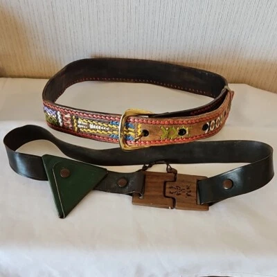 Lote de 2 cinturones de cuero de piel de alce occidental bolsa de piel de ciervo punto látigo americana años 60 Foto 1 de 4