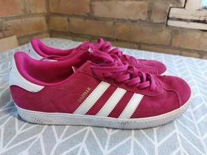dark pink gazelles