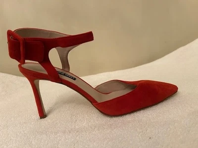Tacones altos de terciopelo rojo Nine West con hebilla talla 11 Foto 1 de 4