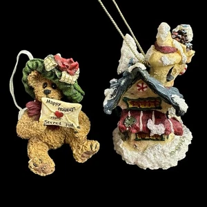 2 adornos Boyds Bears “Mysteri Bearlove” #25742 + taller “Elves B Us” - Imagen 1 de 9