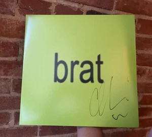 Charli XCX SIGNED Brat Vinyl π©π AUTOGRAPHED - Picture 1 of 2