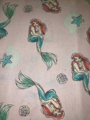 Tela de Sirenita 100 % Algodón Princesas Disney Ariel Shell Lanzar 1/4 Yarda Foto 1 de 2