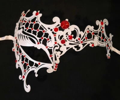 Máscara de filigrana de metal con mascarada láser fantasma dama cristal rojo blanco Foto 1 de 3
