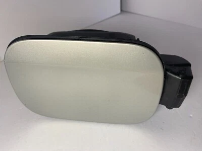 VW JETTA SPORTWAGON 2011-2014, puerta del tanque de gasolina, tapa plateada OEM Foto 1 de 4