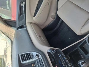 Used Glove Box fits: 2017 Hyundai Tucson Grade A - Picture 1 of 2