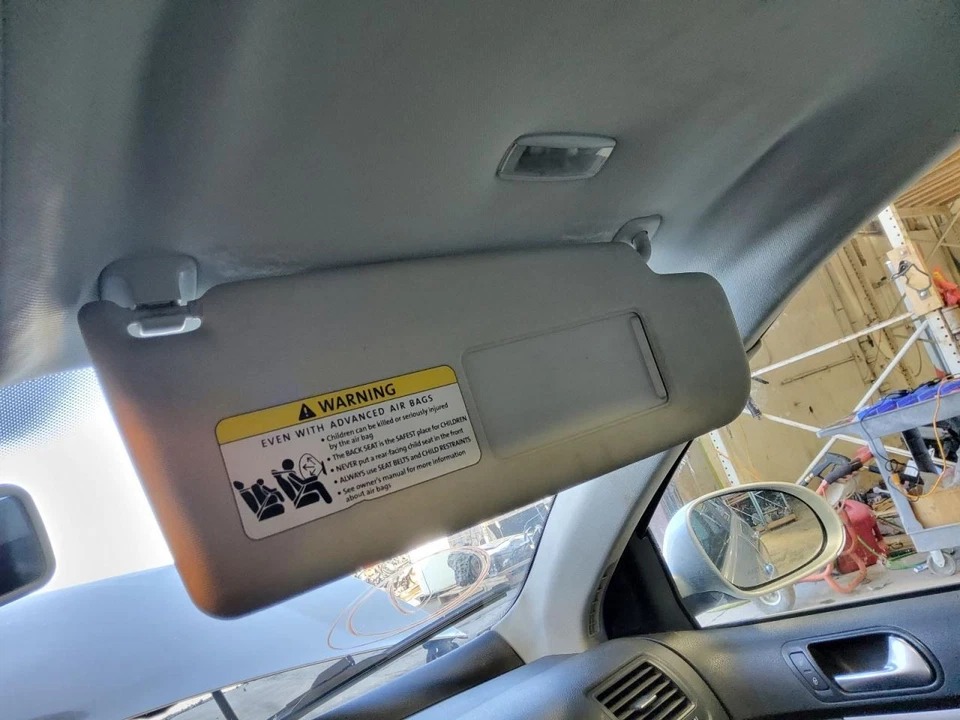 Passenger Sun Visor VIN K 8th Digit Sedan Illuminated Fits 07-10 JETTA 566677 Foto 1 de 1