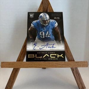 Ezekiel Ansah 2013 Panini negro radiocontrol automático #’d 10/25 Detroit Lions Seattle BYU - Imagen 1 de 3