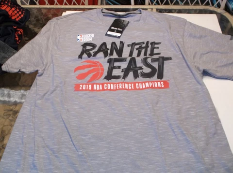 Toronto Raptors 2019 NBA Eastern Conference champion shirt by Fanatics L Cover