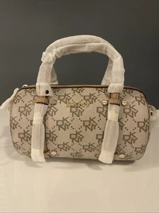DKNY Bo Small Logo Duffel Bag - Picture 1 of 5