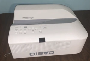 Casio XJ-UT310WN DLP Projector Ultra Short Throw Laser/LED Hybrid - 216 Hours - Photo 1/6