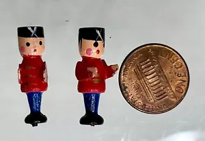 Due statuine in miniatura cracker dado ornamenti - Foto 1 di 7