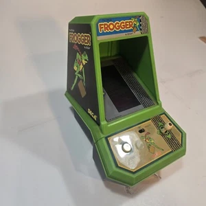 Vtg SEGA COLECO 1982 Frogger Tabletop Mini Arcade Game Works Ok No Battery Cover - Picture 1 of 19