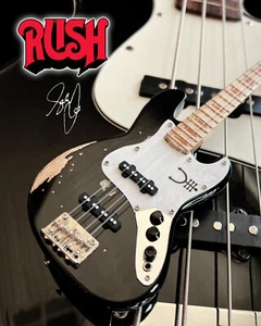 Bajo Rush Geddy Lee Vintage Tour Edition Mini Fender™ Jazz™ de AXE HEAVEN - Imagen 1 de 10