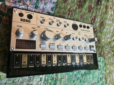 Korg Volca Bass Analog Bass Synth, W/ Box & Power Adapter. Nice! Works Perfectly - Image 1 of 4