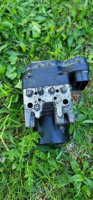 2004-2006 Lexus RX 330 ABS Module 44540-48060 - Image 1 of 4