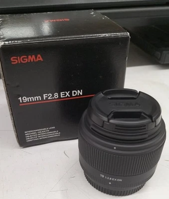 Lente Sigma DN 19 mm f/2,8 DN AF IF ASP para Sony NEX E-mount NEX-5 A6000 Foto 1 de 4