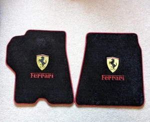 Ferrari California Front Floor Mat Set - Black Carpet w/ Scuderia Shield Logo - Foto 1 di 9