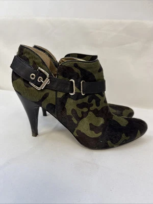 Nine West Boots Womens Sappheir Camo Cow Leather Hair Heel Ankle Booties 8.5M  - Image 1 of 4