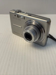 Olympus FE-230 7.1MP Digital Camera - Silver Working, With Issue READ!! - Picture 1 of 23