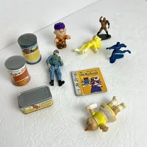 Vintage Toy Junk Drawer Lot 10 Items Charlie Brown, Fast Food - Random Pieces - Picture 1 of 8
