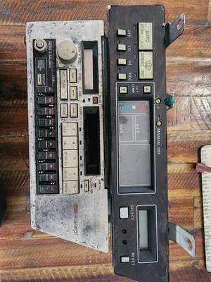 1986 Nissan 300zx Rare  Climate control unit/premium radio, and amp  - Image 1 of 4