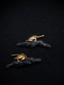 Japanischer Typ Stein goldenes Vogelmuster Menuki für Wakziashi und Tanto, Y126 - Bild 1 von 10