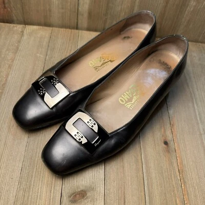 Mocasín Salvatore Ferragamo vintage plateado metálico tacón cuadrado bajo hebilla talla 7 Foto 1 de 4