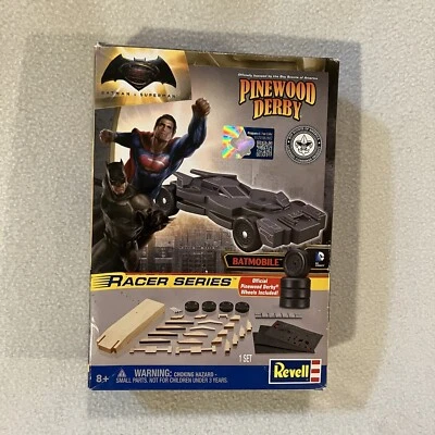 Revell Batman VS Superman Batmobile Racer Series Pinewood Derby BSA - New - Imagem 1 de 4