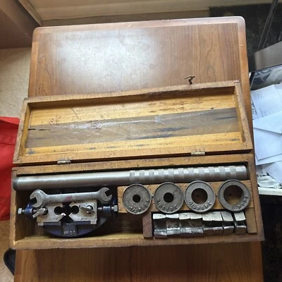 Vintage Craftsman Pipe Threader w/ Dies Original Wood Box  18 Pieces - Image 1 of 4